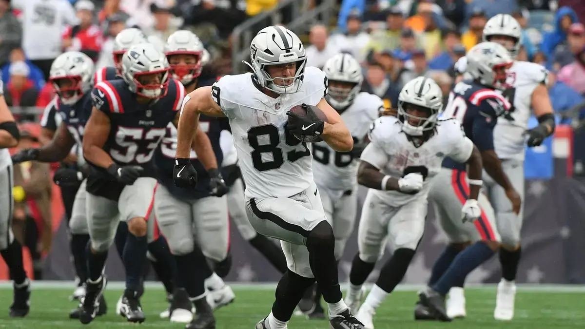 2026 Fantasy Football Rankings: Top Picks for QBs, RBs, WRs, and TEs
