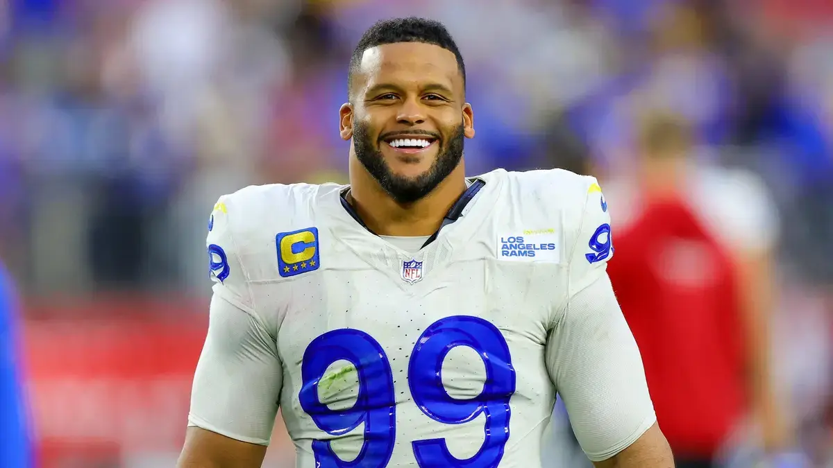 Aaron Donald Returns to Rams