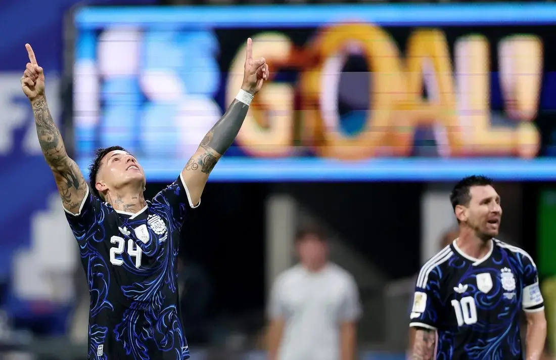 Argentina defeats England to book place in World Cup final