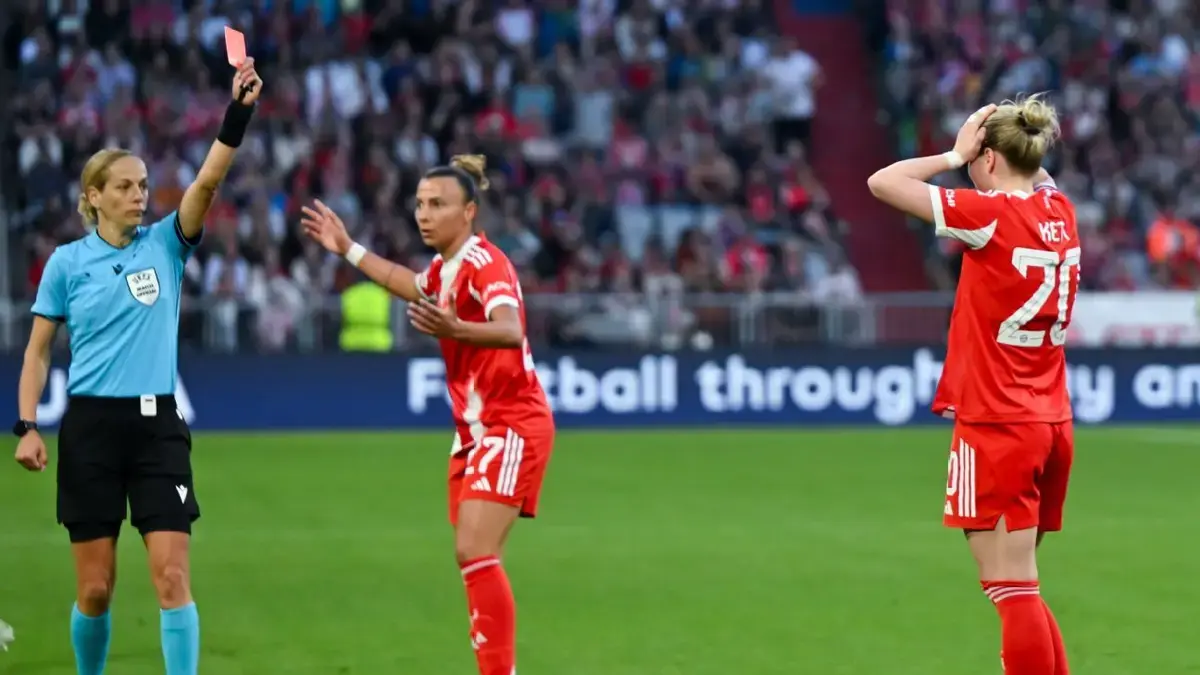 Bayern Coach Calls for Review of Hair-Pulling Rule in Women's Football