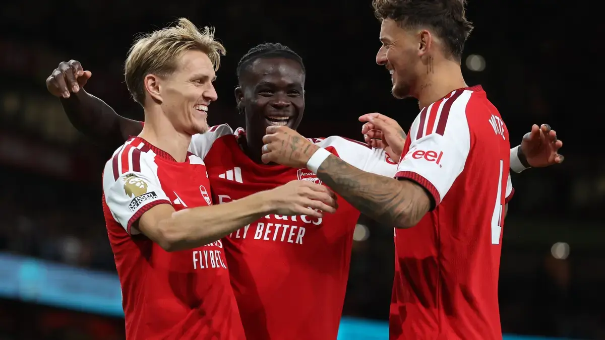 Arsenal Crush Coventry in Dominant Premier League Opener