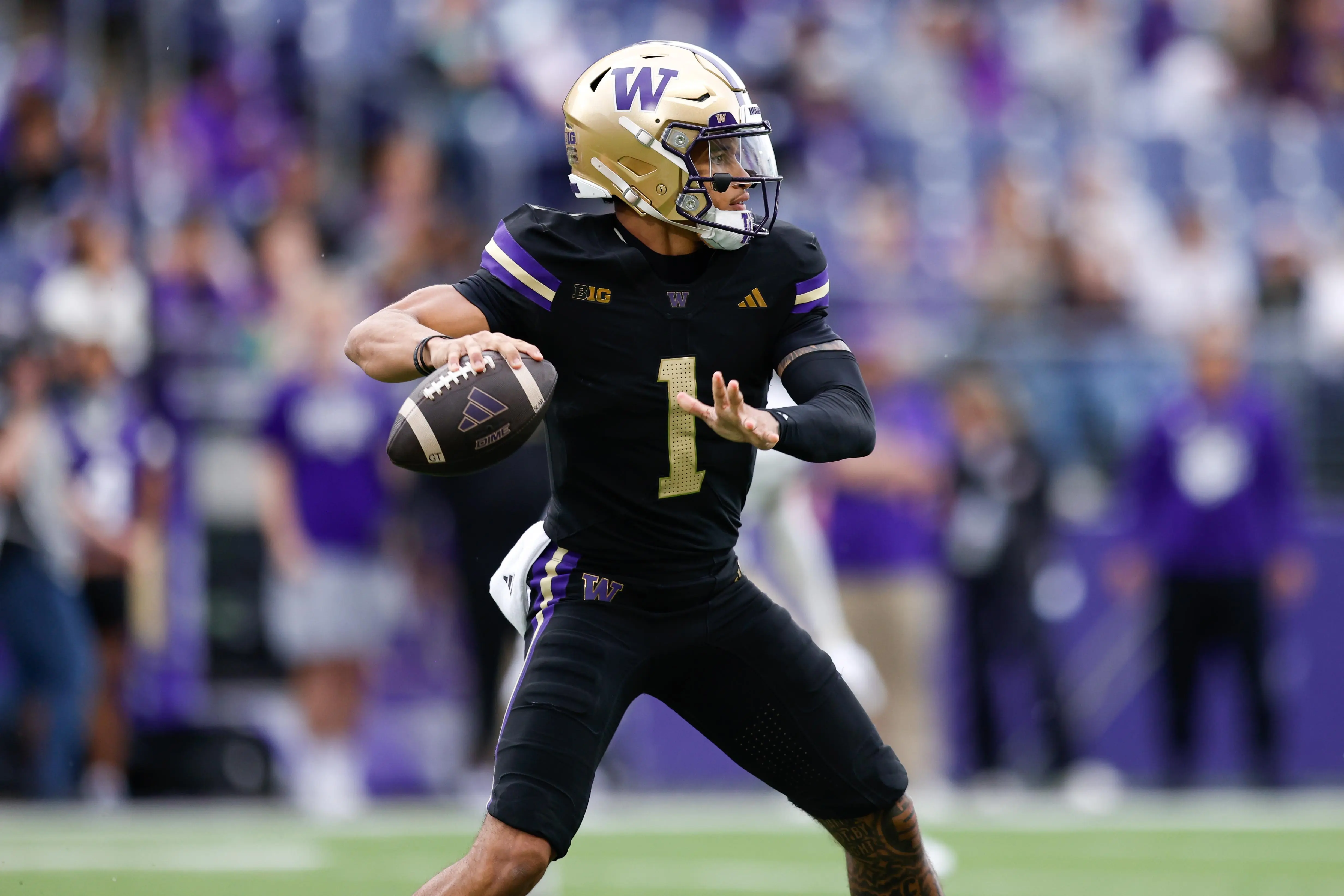 Washington Huskies Quarterback Faces Scrutiny Amid Spring Game Performance