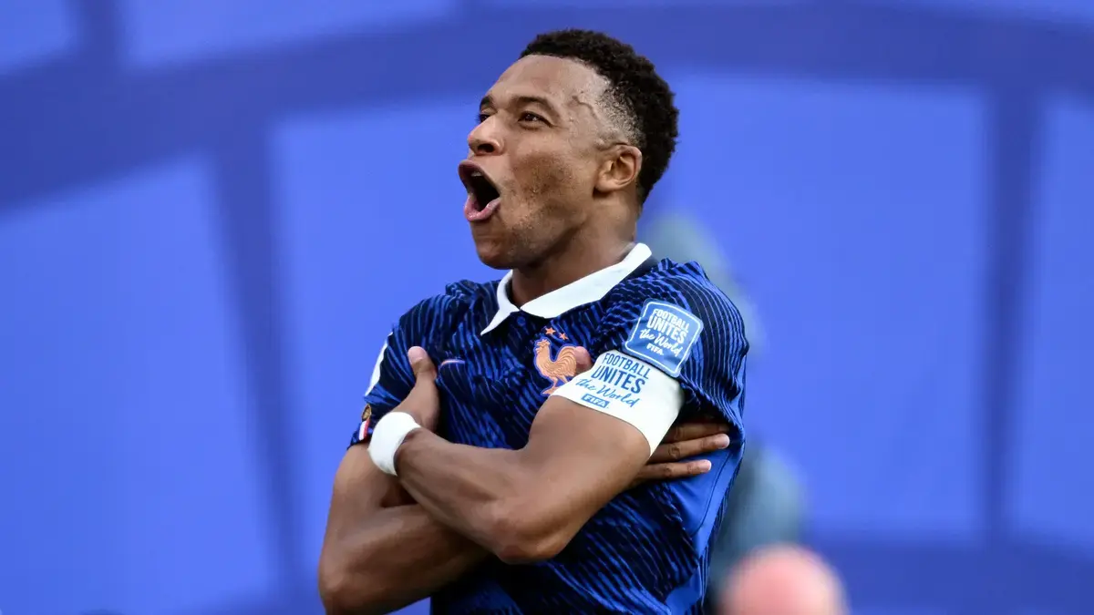 France Takes on Paraguay in Thrilling World Cup Match