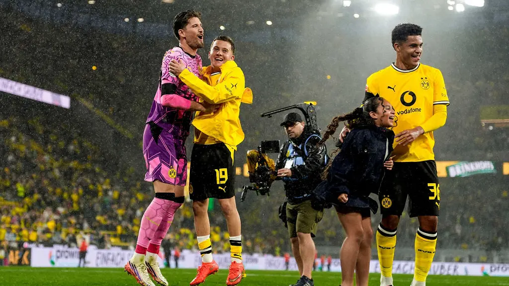 Kobel Praises Spectacle and Hard Graft After Season Opener