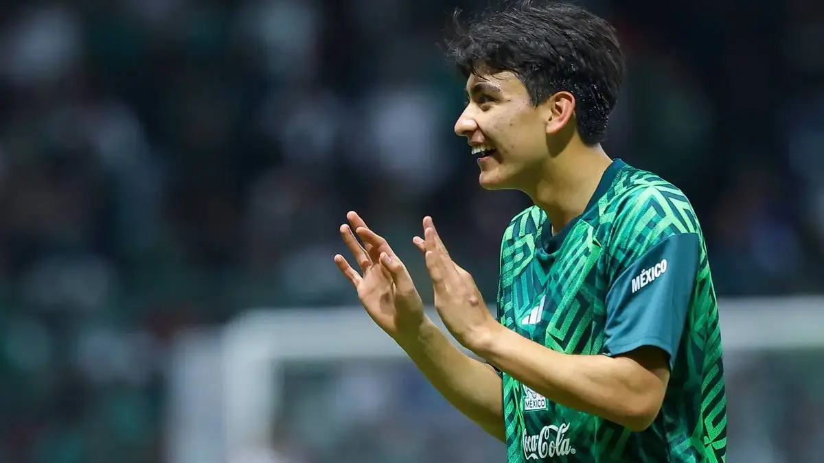 Man United to Rival Europe's Elite for Mexican Teen