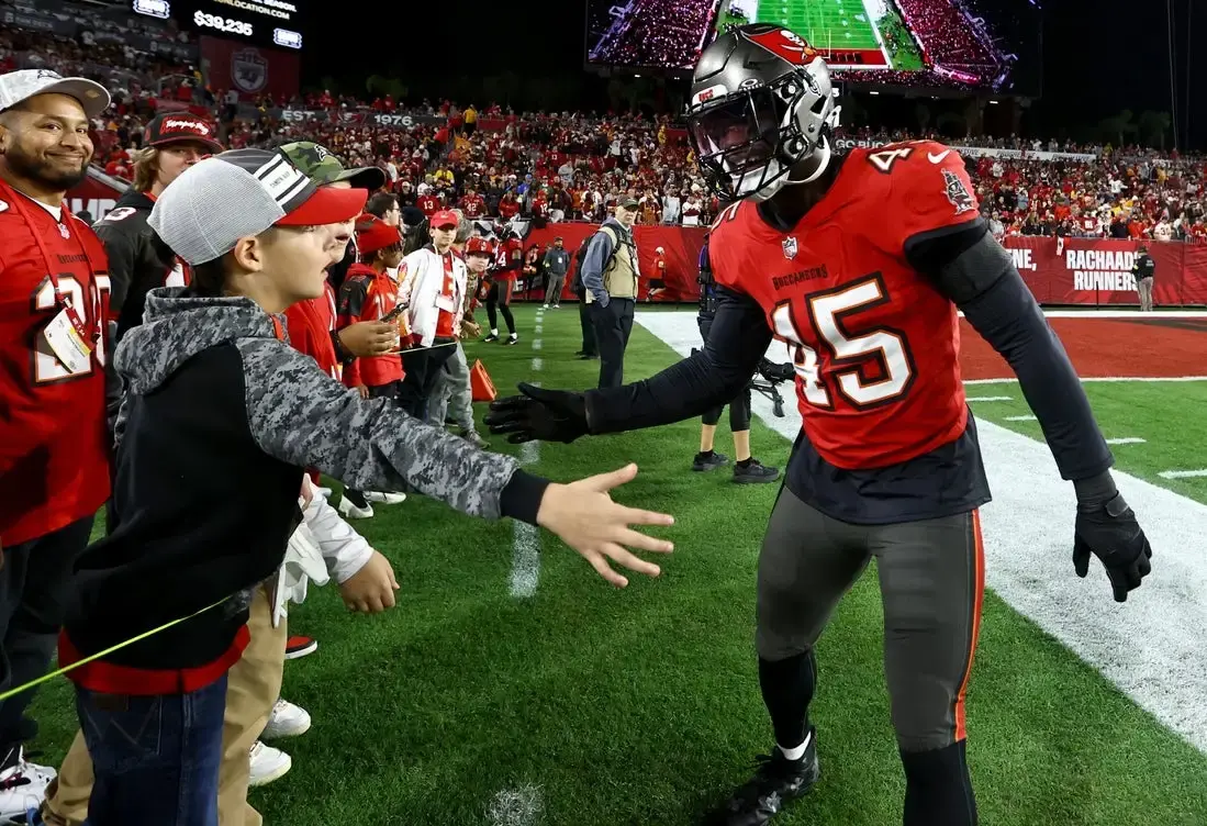 New Orleans Native Deion Jones Joins Saints Roster