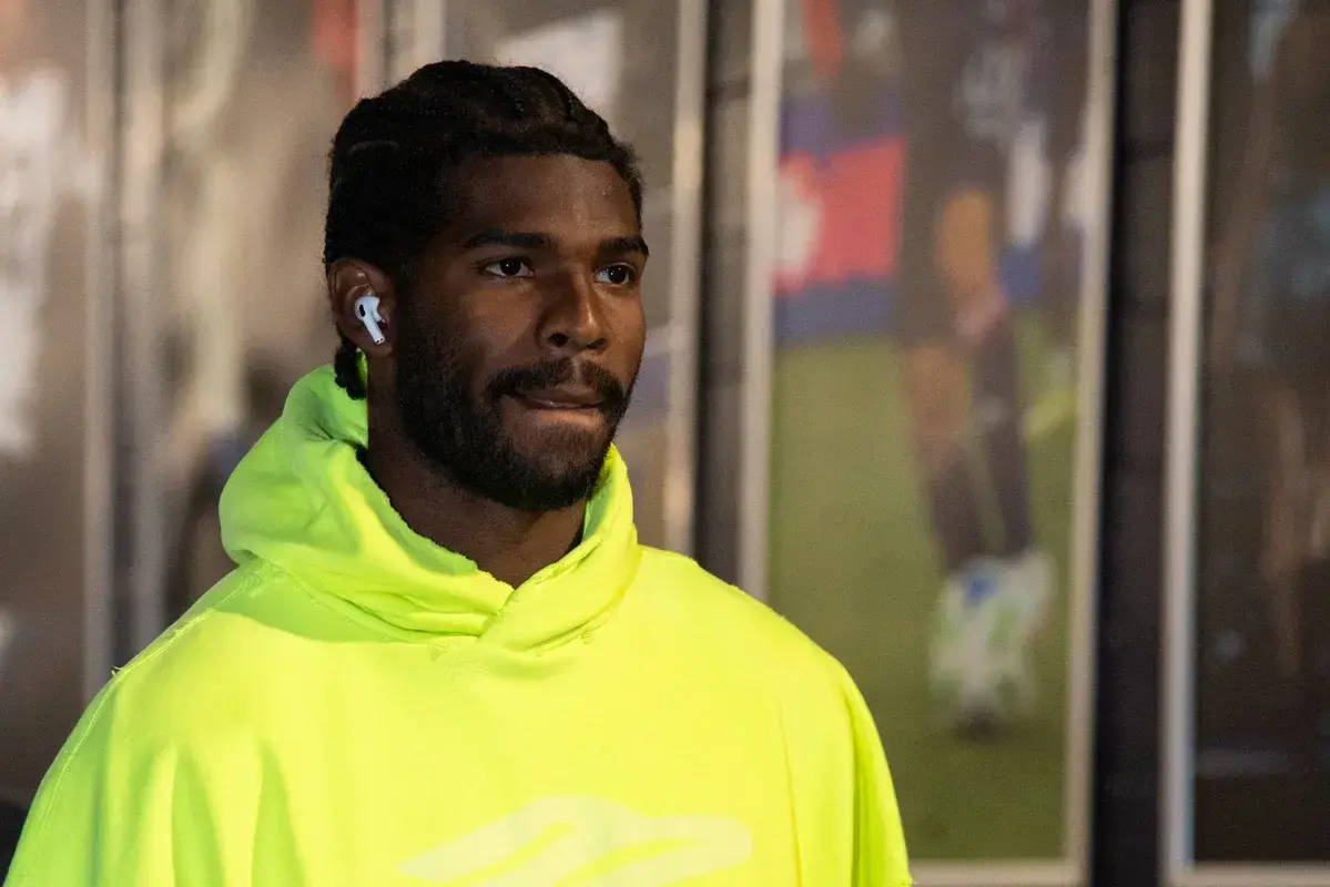 NFL Legend Warns Shedeur Sanders of 'Celebrity Quarterback' Trap