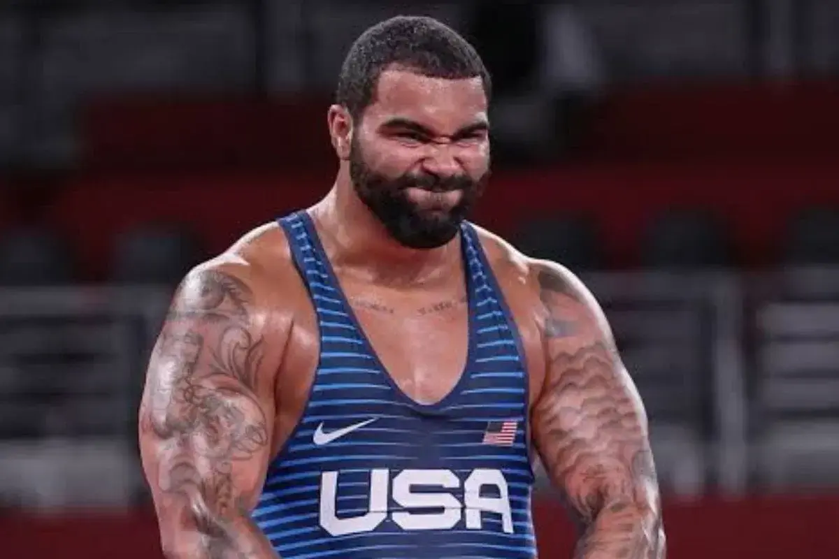 Olympic Champion Steveson Dominates in Latest MMA Bout
