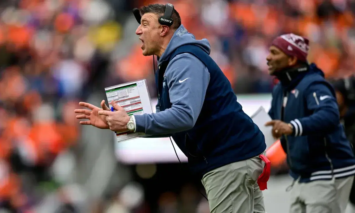 Patriots Coach Mike Vrabel Insists on Full Decision‑Making Power After Preseason Tie