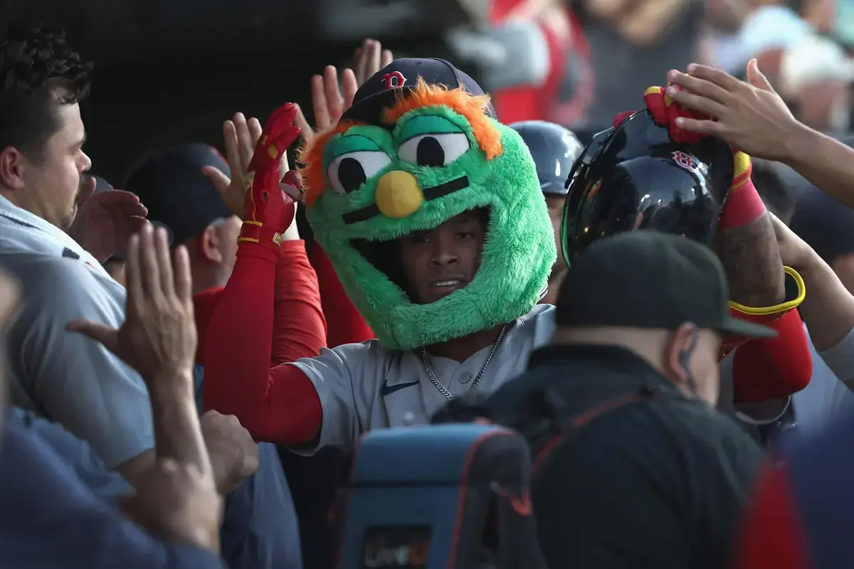 Red Sox Aim for Historic 11th Consecutive Road Victory