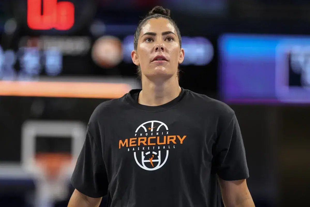 Star Guard Kelsey Plum Joins Phoenix Mercury, Reunites with Olympic Teammates