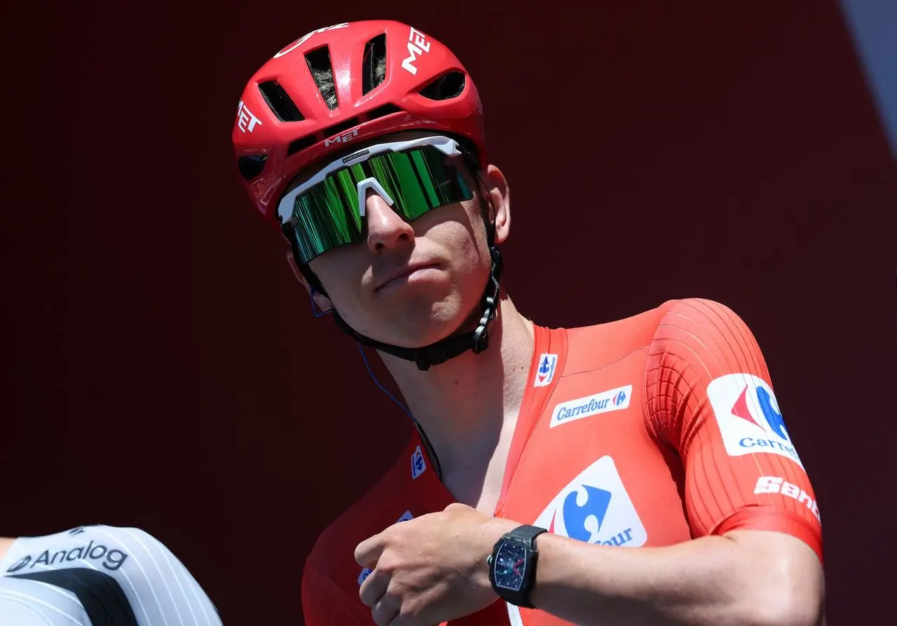Tadej Pogacar Clavicle Surgery Successful, World Champion Stays in Barcelona
