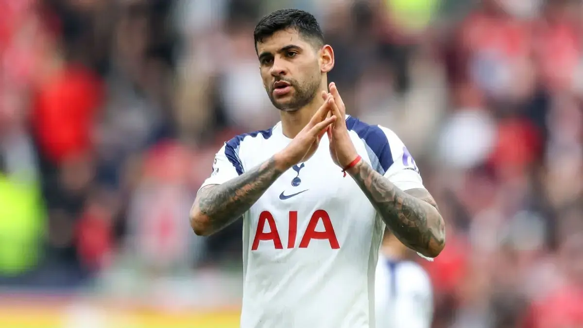 Tottenham Captain Eyes Rival Move