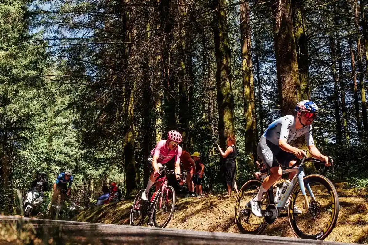 Tour de France Breakaway Succeeds Amidst Peloton's Strategic Shift