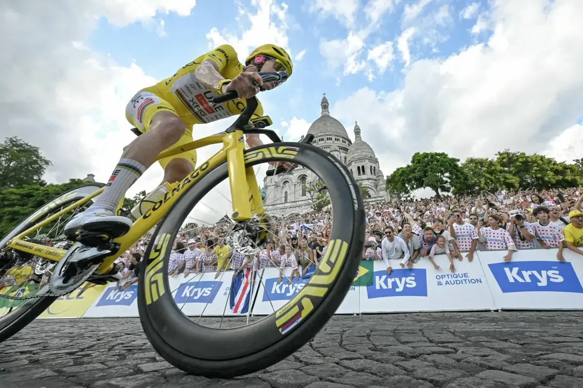 Tour de France Concludes in Montmartre Spectacle