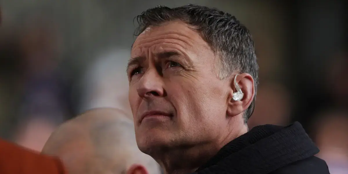 FIFA faces sharp criticism for its inconsistent disciplinary approach regarding player compensation. The governing body allowed the Argentine Football Association to retain a substantial financial bonus. This decision occurred while individual players were penalized for similar actions. Journalist Henry Winter highlighted this disparity in recent commentary. He argued that the treatment of the national team was significantly softer than that of the athletes. The incident centers on a specific payout related to World Cup performance