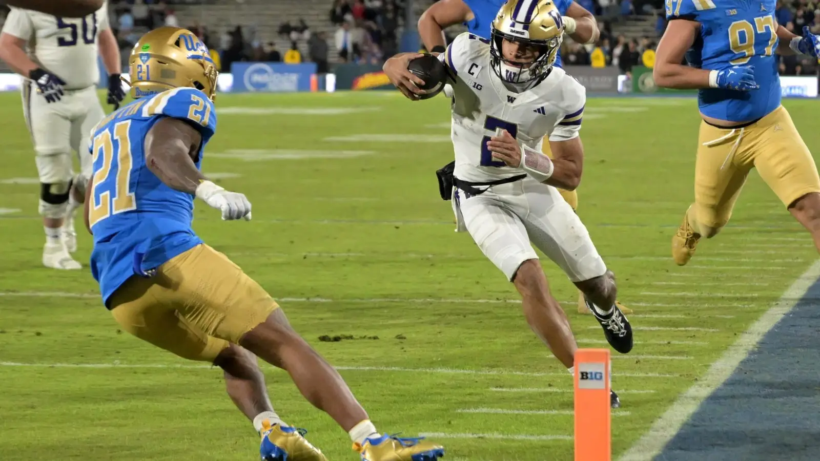 Washington Huskies Face Washington State in High-Stakes Apple Cup Showdown