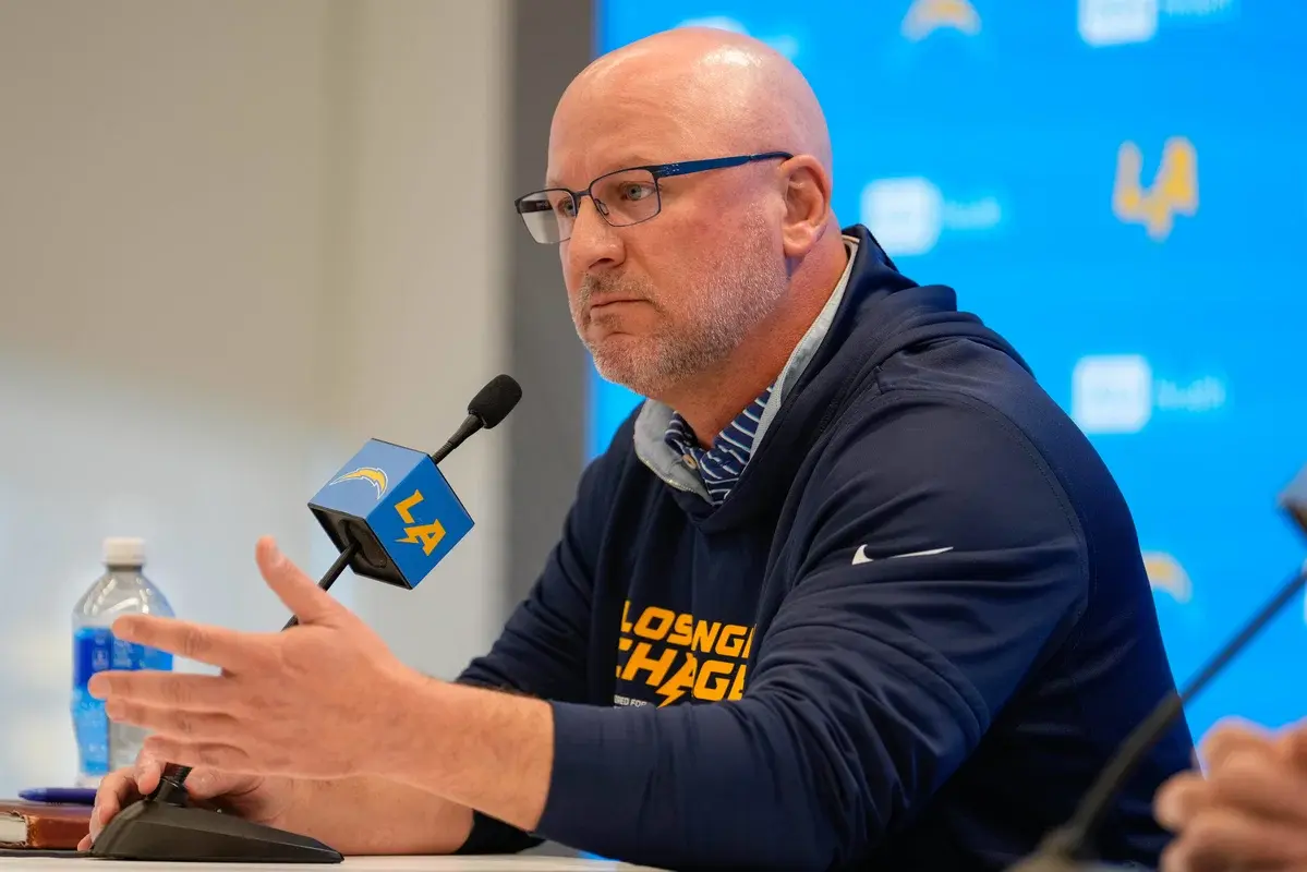 Justin Herbert’s sack‑heavy tenure sparks former teammate’s fury at Chargers’ front office