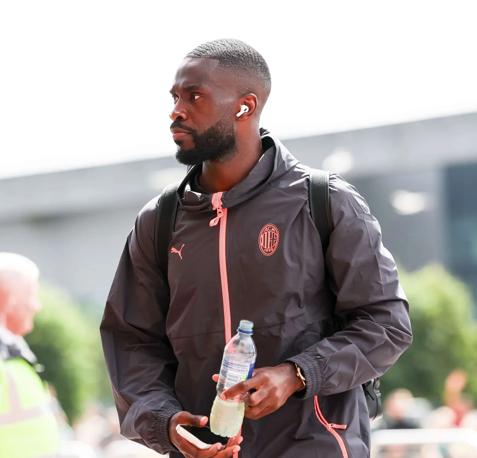 Fulham Miss Out on Tomori as Defender Stays at AC Milan