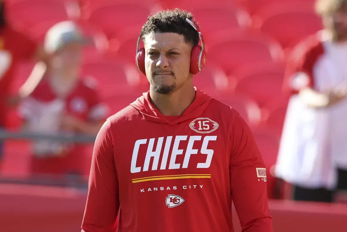 NFL Early Season Standouts Face Scrutiny Over Playoff Potential