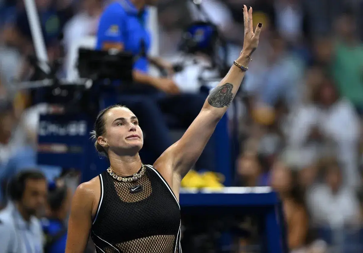 Sabalenka Advances to US Open Quarterfinals Despite Interview Hiccups