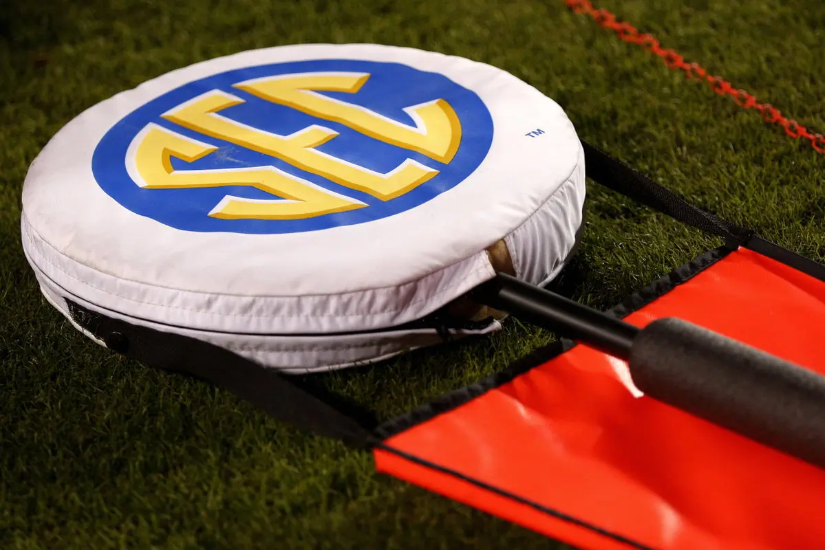 Texas vs Tennessee Week 4 Clash Poised to Break Century-Old Airport Record