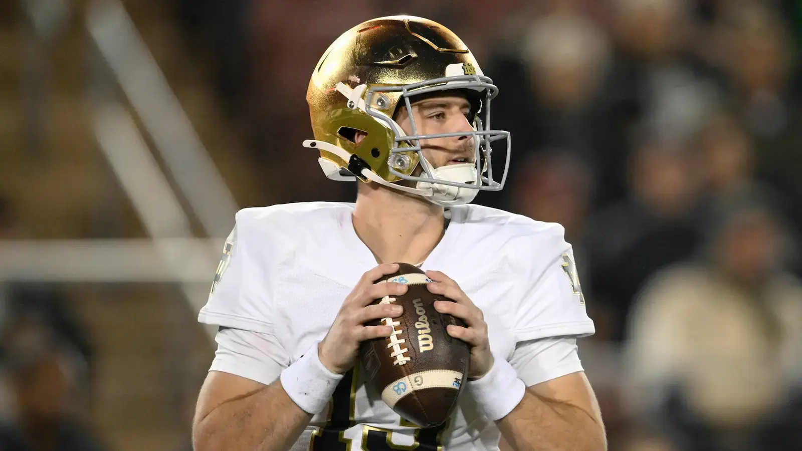 Top‑Ranked Irish Face Badgers in Lambeau Season Opener