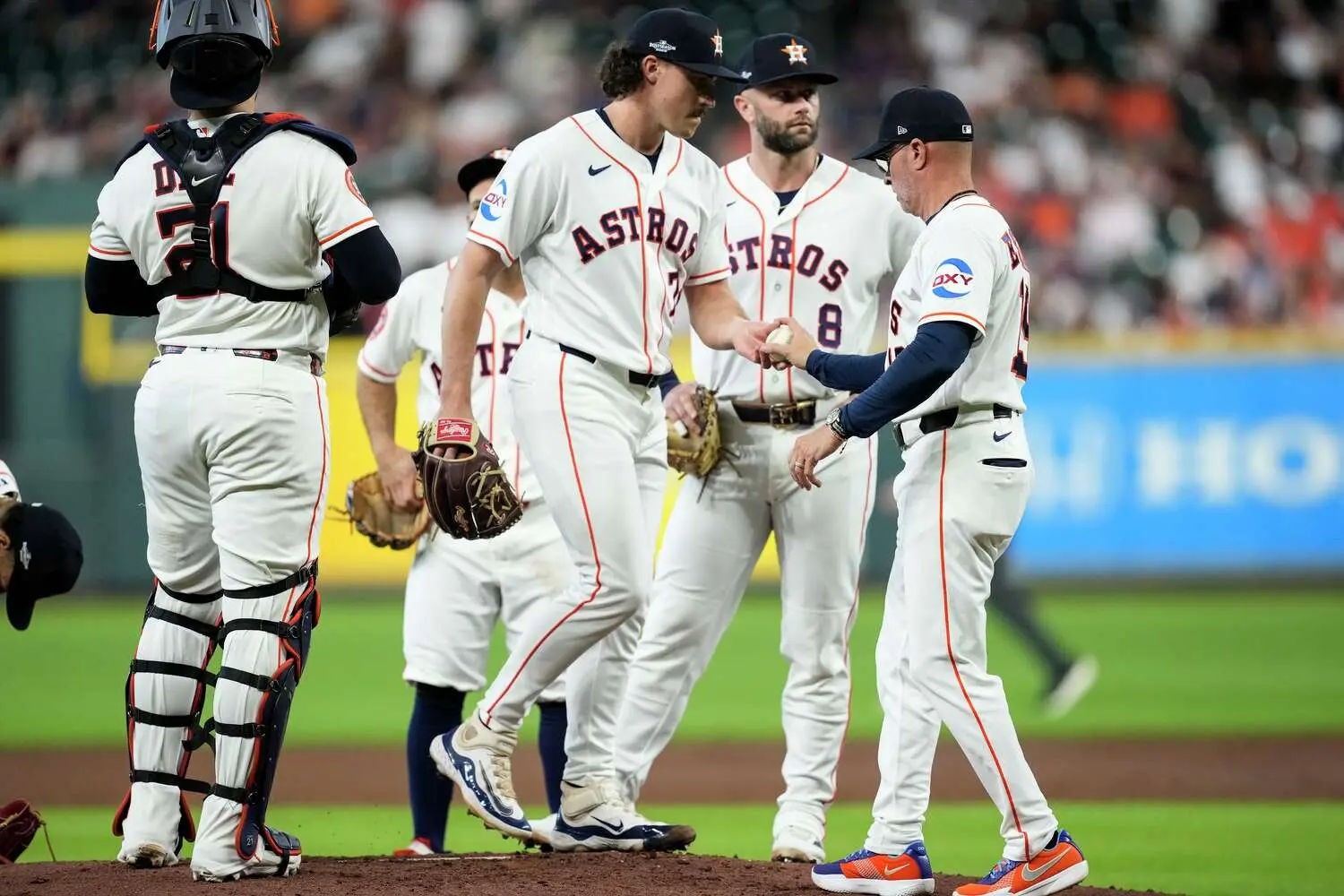 White Sox Rally Past Astros in Game 1 of AL Wild-Card Series