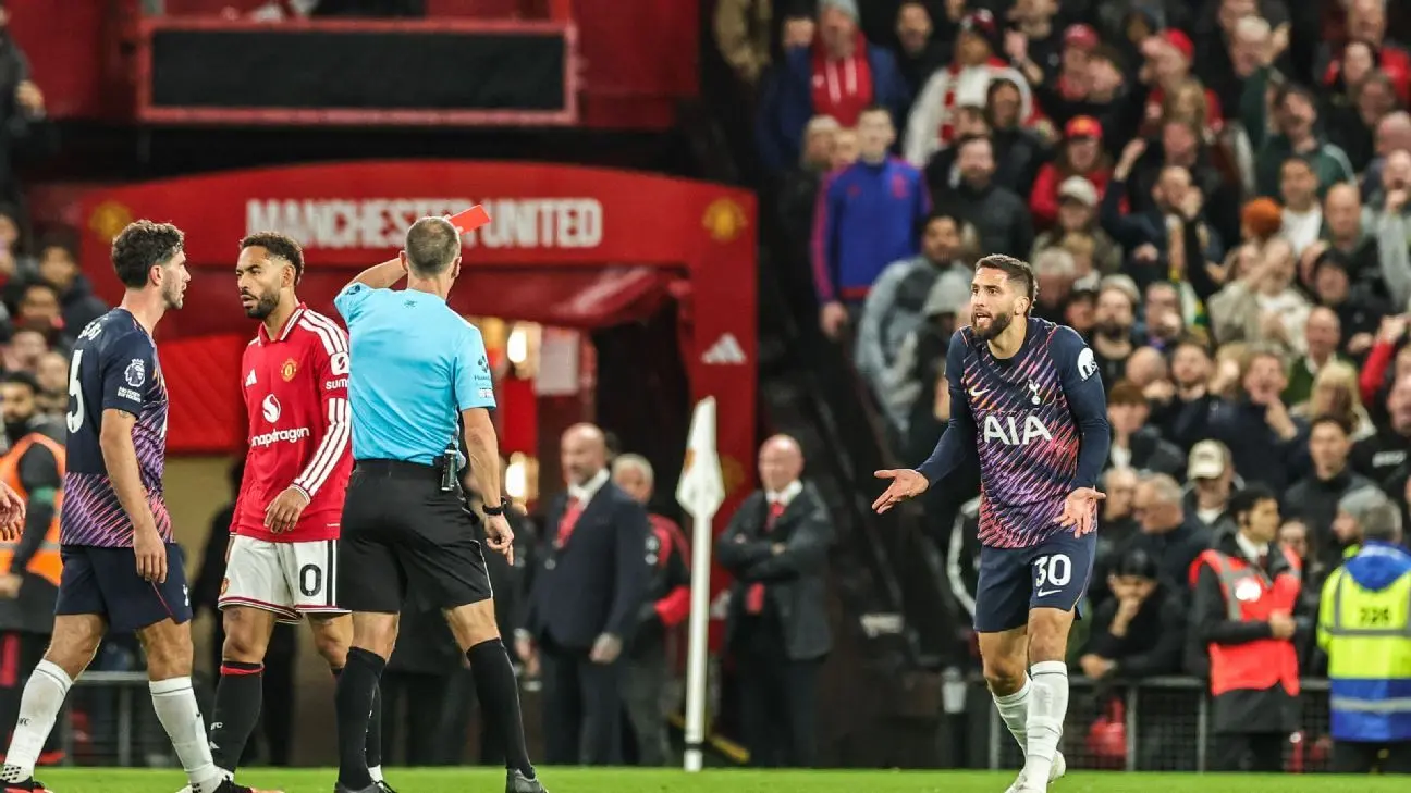 Spurs manager De Zerbi shares emotional moment with Bentancur after red card