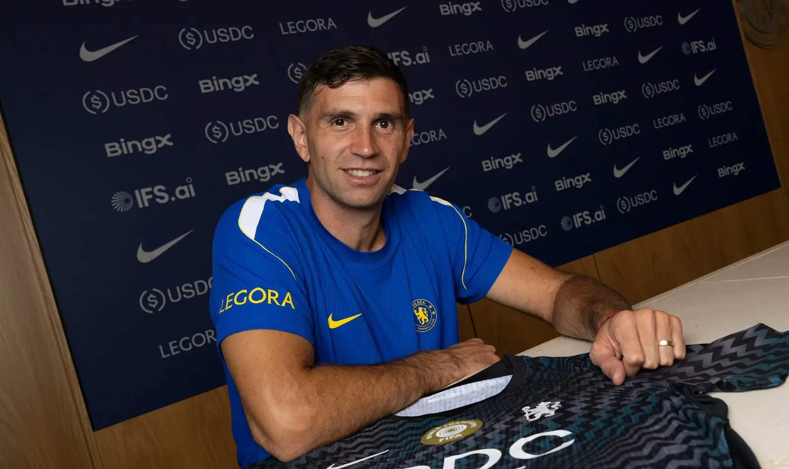 Emi Martinez Defends Chelsea Move as Successful Despite Early Struggles