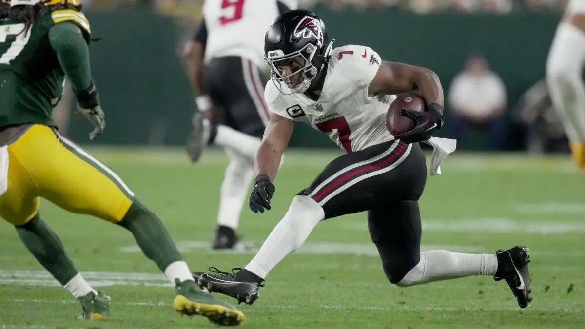 Emotional NFC South Clash Highlights Monday Night Football