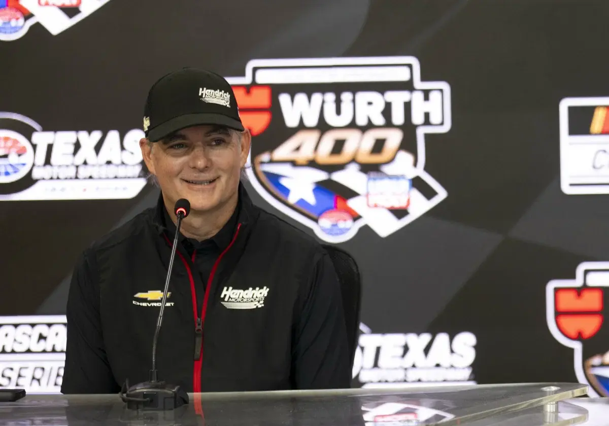 What Championship-Caliber Teams Do: Jeff Gordon Praises Kyle Larson’s Las Vegas Resilience