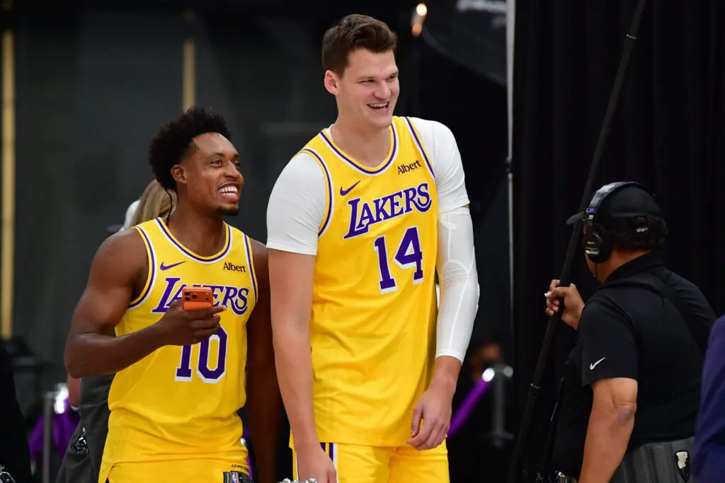 Lakers Guard Sexton Progressing After Lower-Leg Injury