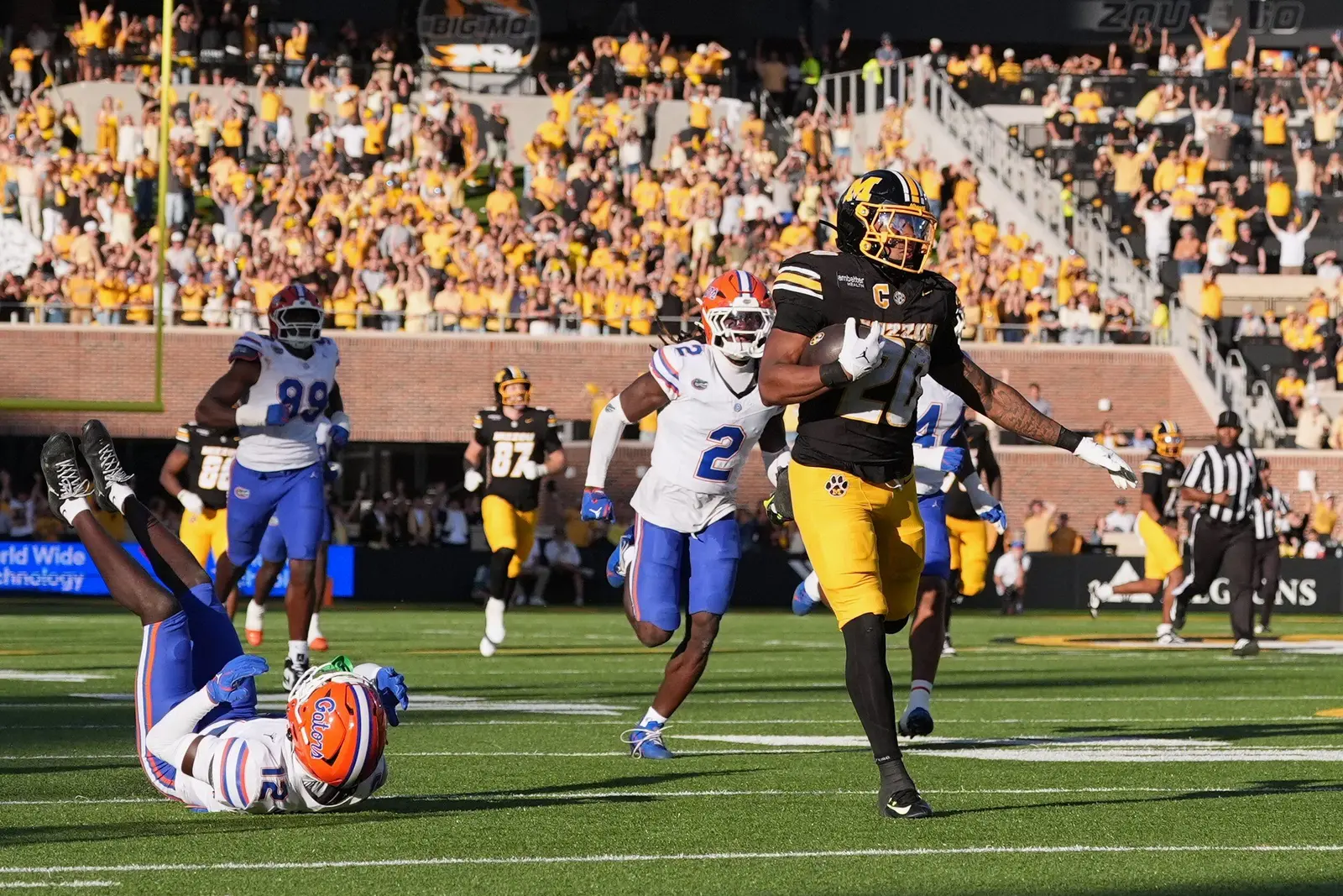 Missouri defeats Florida 45-17, ending nine-game losing streak against top-25 opponents
