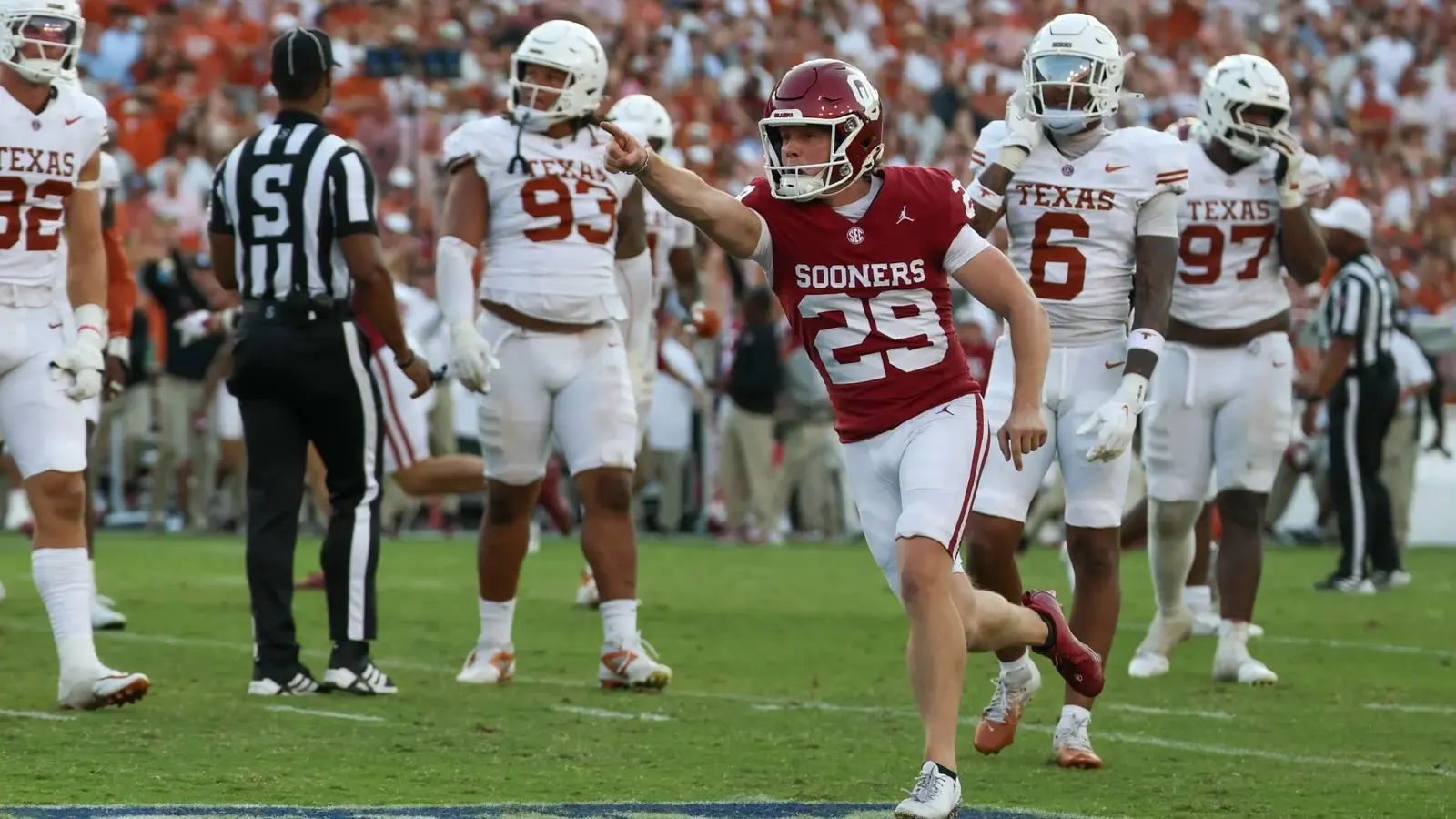 Texas Loses to Oklahoma in Thrilling Rivalry Finish